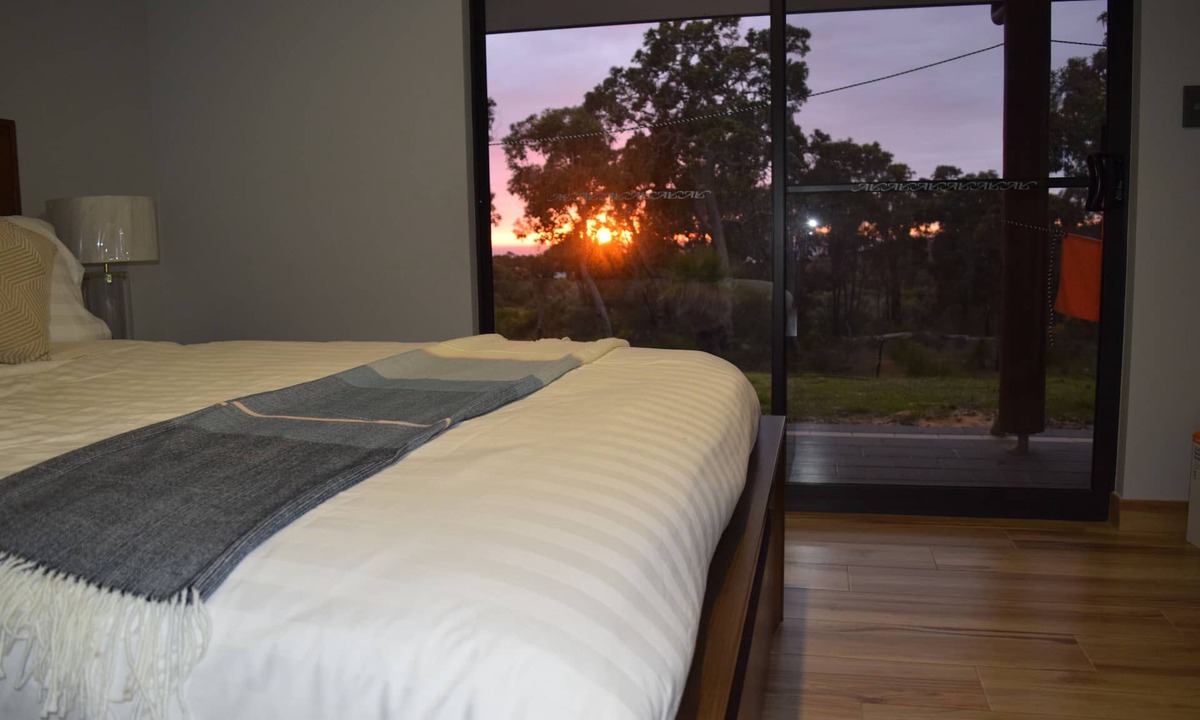 Eagle Bay Bed & Breakfast | Eagle Bay House - Spring Room
