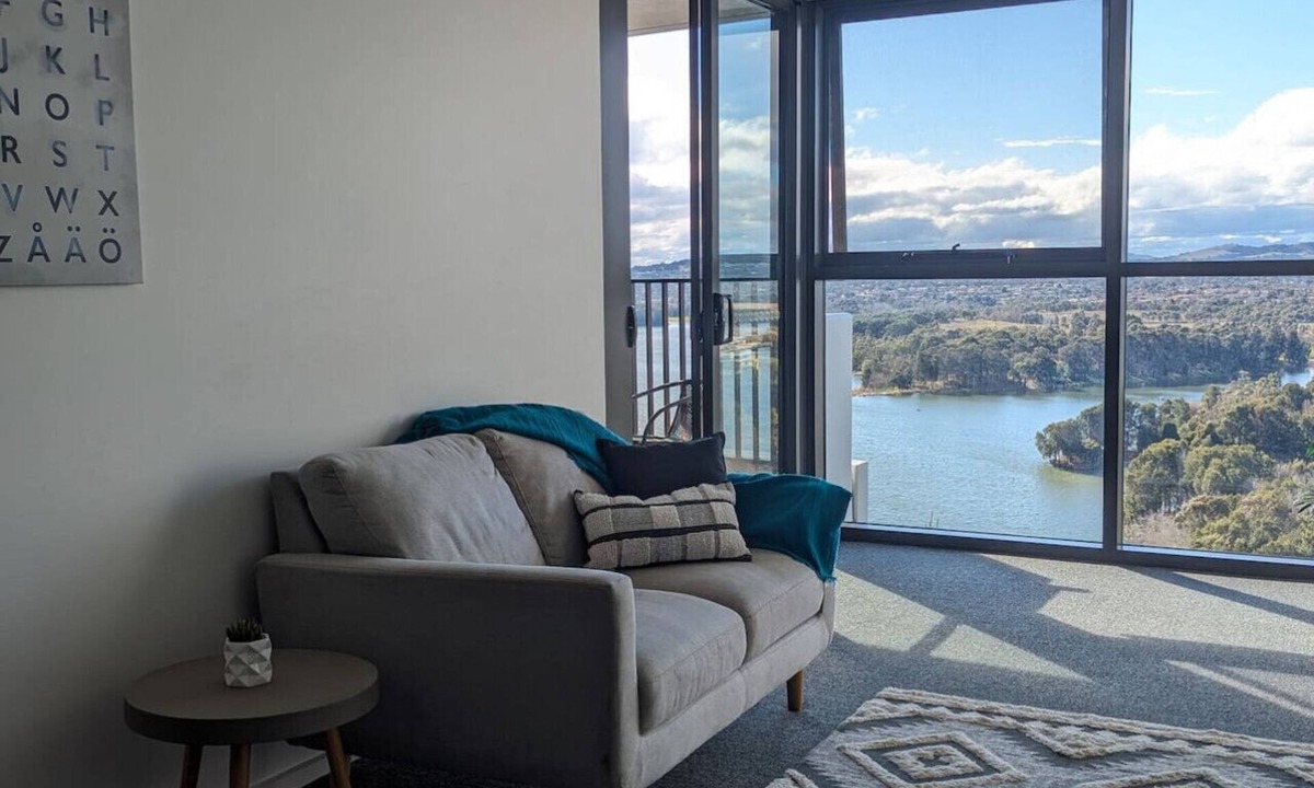 Belconnen Apartment | Eagle's Nest ~ 23rd Floor @Belconnen