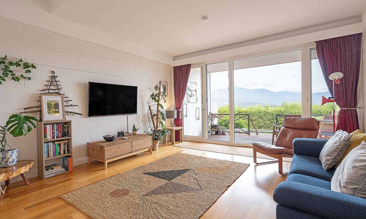 Lindisfarne House | Eastern Shore Escape Panoramic Modern Comforts