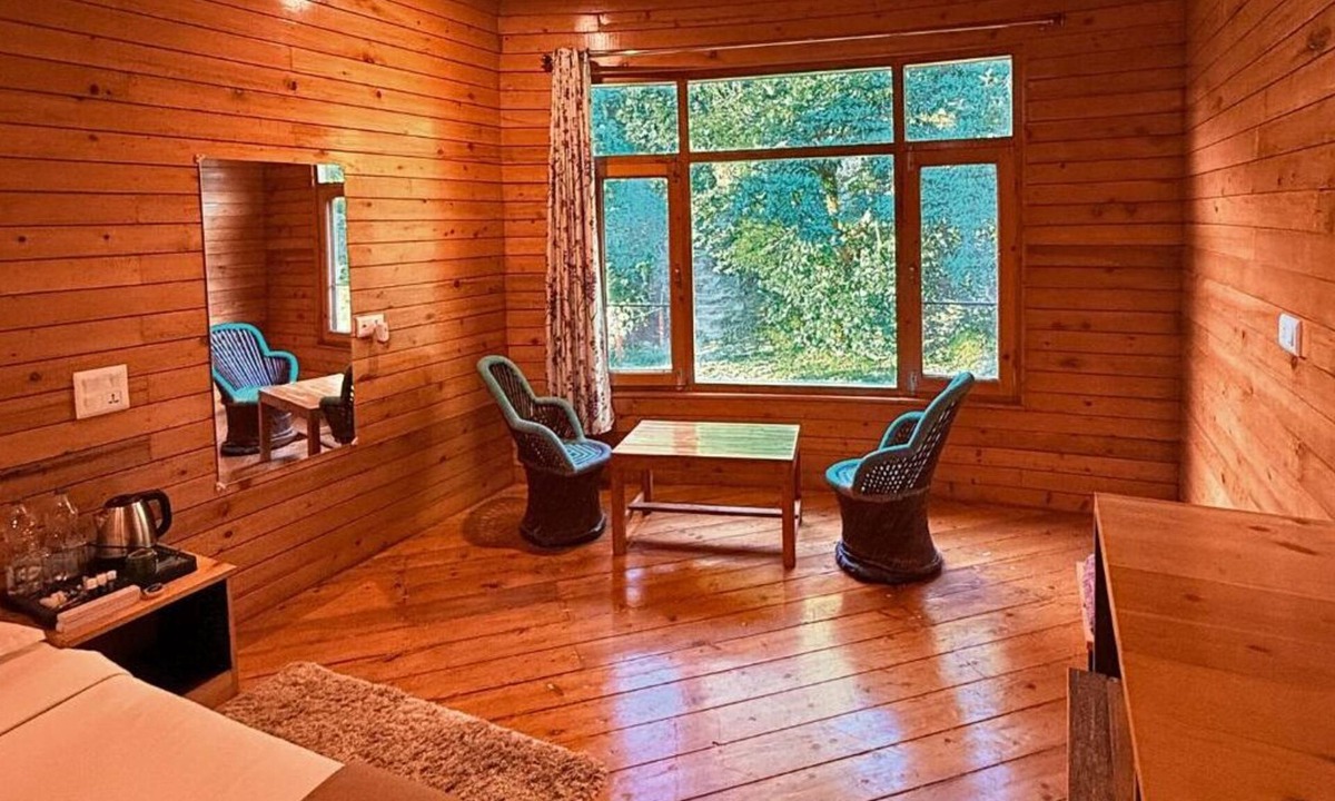 Dharamshala Hotel | EDM Hostel