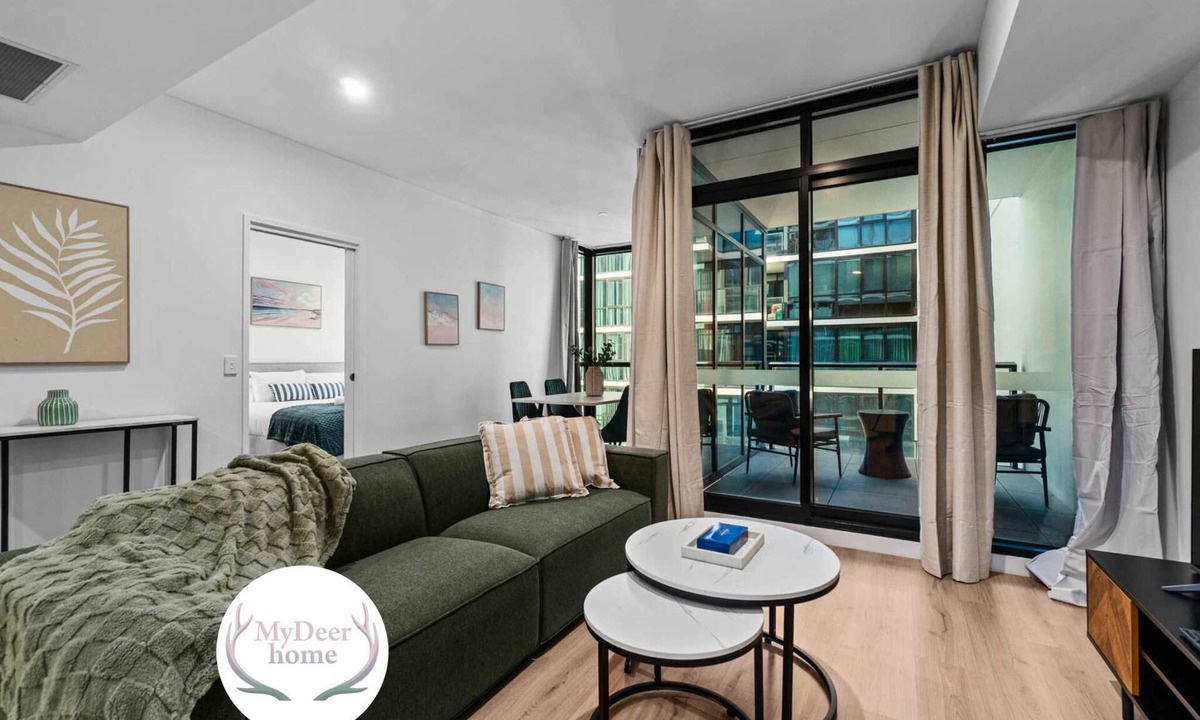 Adelaide Central Business District Apartment | Elegant 1BR CBD Apt Walkable - Parking - WiFi