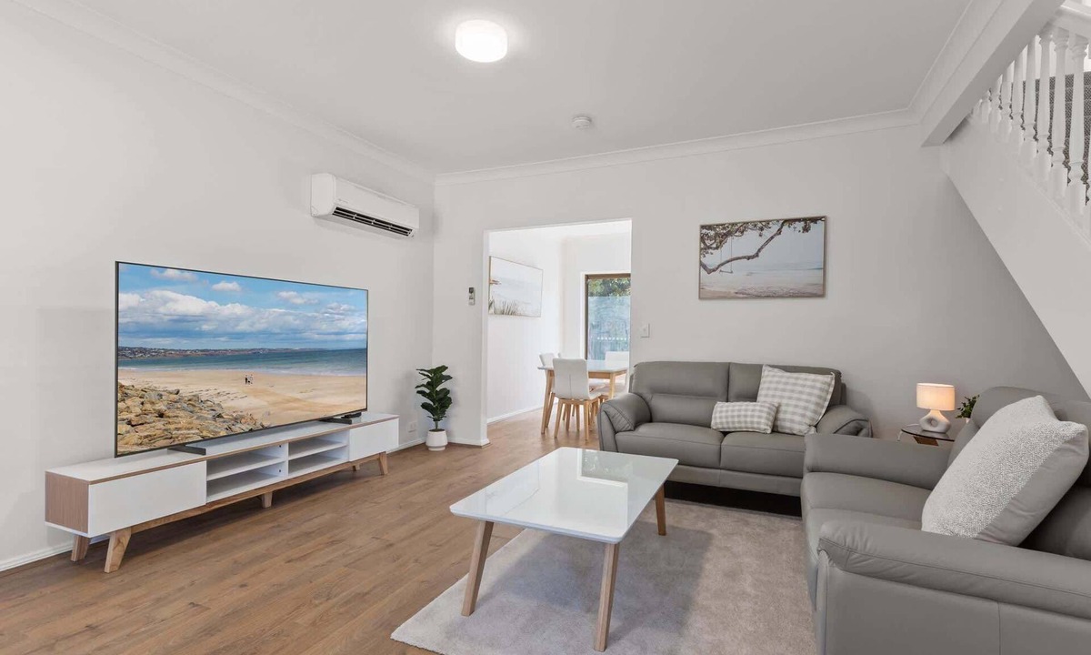 Glenelg South House | Elegant 3-Bed Home Steps from Sunny Glenelg Beach