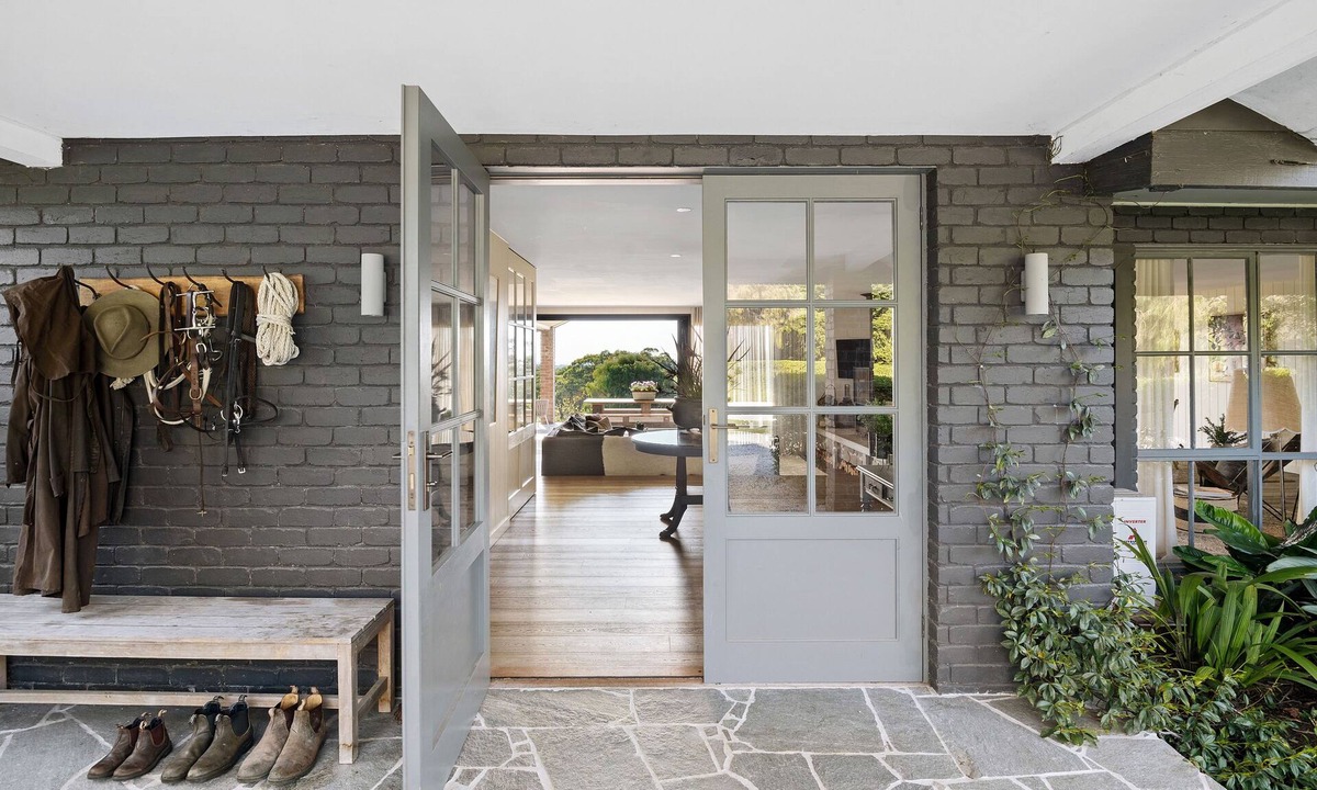 Boneo House | Elevated Oasis with Bay Views