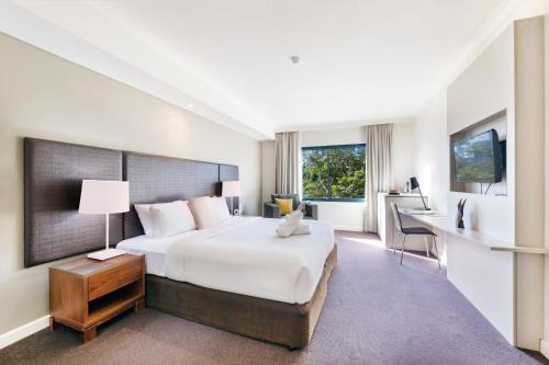 Darwin City Centre Apartment | Elevated Waterfront Living on the Esplanade's Edge