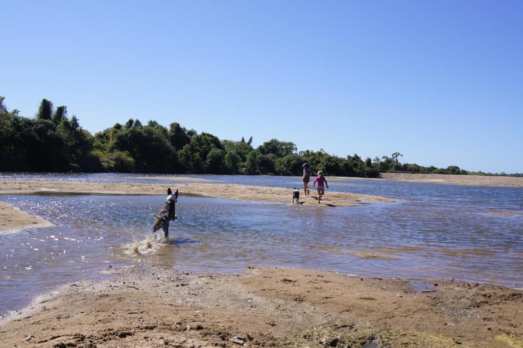 Guthalungra House | Elliot River Retreat - Pet Friendly