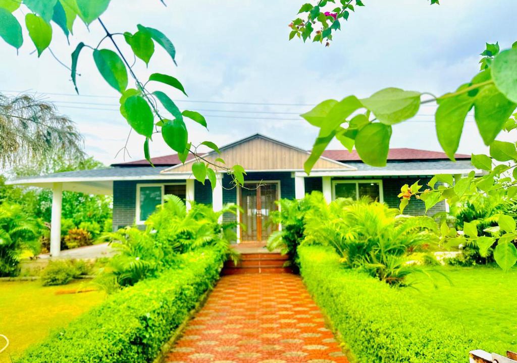 Mhow Hotel | Elure Stays