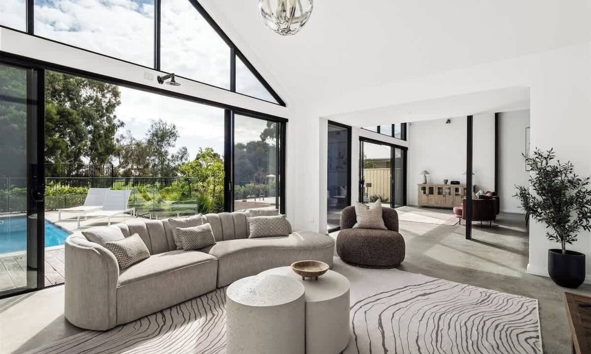 Dunsborough House | Ember and Aqua Luxury Barnhouse on the Golf Course