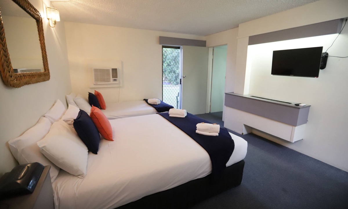 Emerald Hotel | Emerald Central Hotel