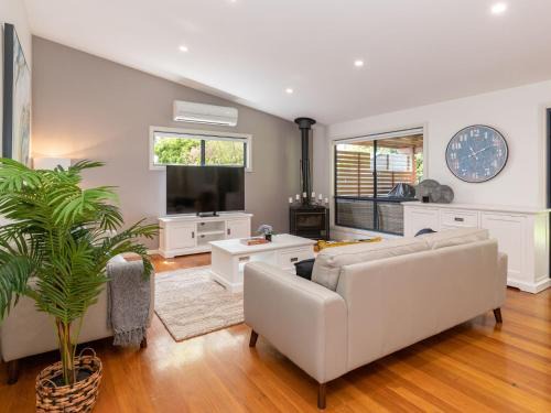 Smiths Lake House | Endless Summer at Smiths