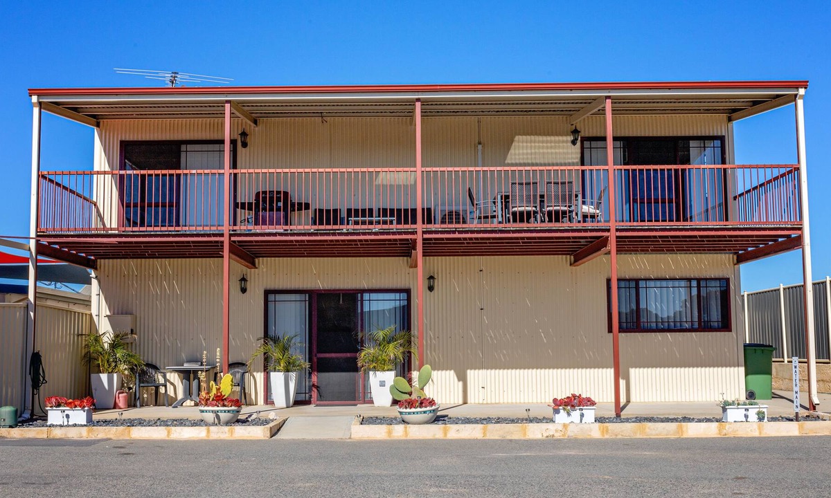 Leeman House | Enjoy ocean Views and fishing.