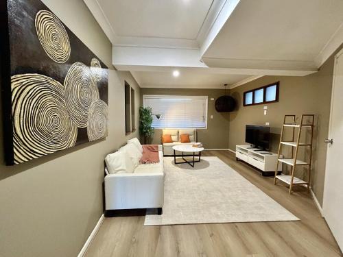 Shailer Park House | Enjoy your Exclusive Pool between BNE Gold coast