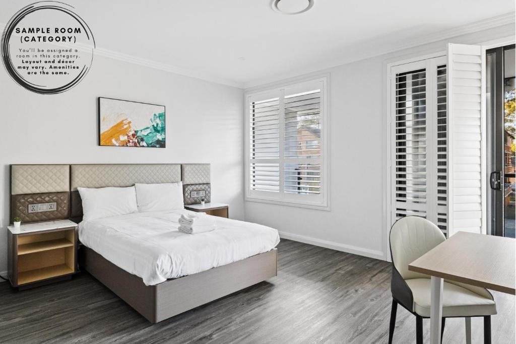 Cabramatta House | Ensuite Bathroom Comfort Double Bed at Central Cabramatta
