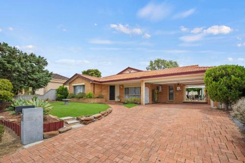 Marangaroo House | Entire House with 4 bedrooms Fully Air Conditioned