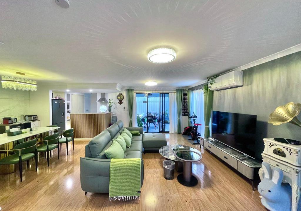 Victoria Park House | Equitice Spring Moonlight Villa - Shared Property