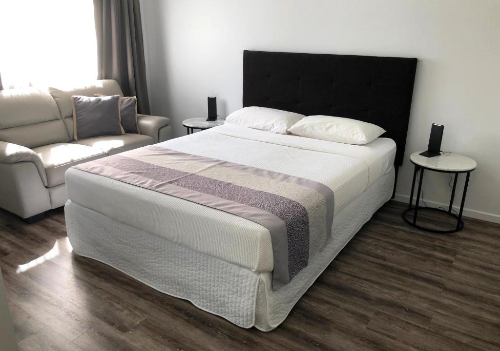 Cairns Central Business District Hotel | Escape On Lake