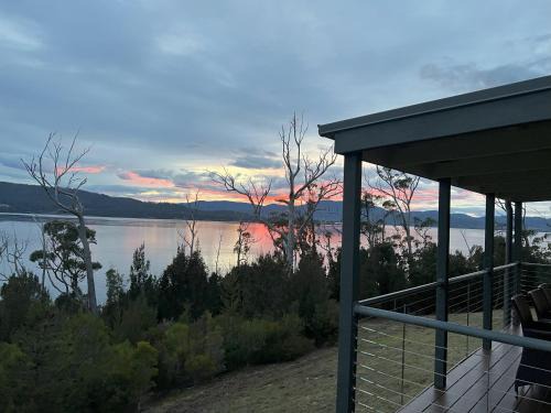 Brooks Bay House | Esperance Landing