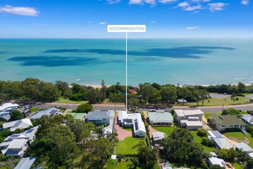 Point Vernon House | Esplanade Ease - Absolute Beachfront in Hervey Bay