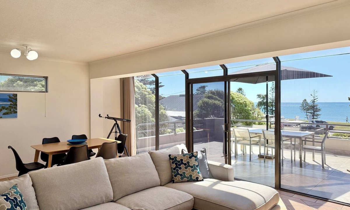 Torquay Apartment | Esplanade Elegance: 2 BR, 1.5 BA Apartment in Torquay, Sleeps 5