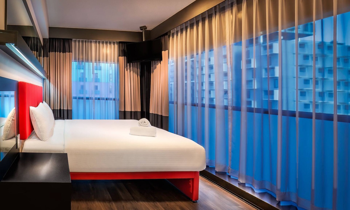 Carlton South Hotel | Essence Hotel Carlton