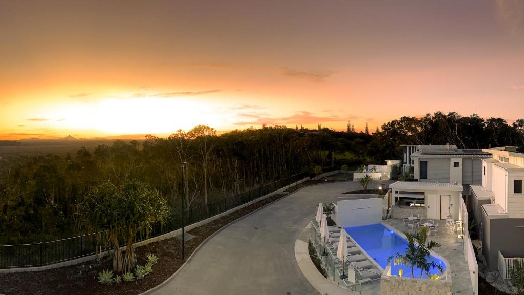 Peregian Beach House | Essence Peregian Beach Resort - Saltbush 5 Bedroom Luxury Home