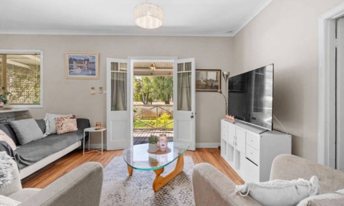 Falcon Cottage | Estuary cottage, tranquil for that much needed get away.