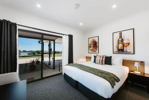 Central Mudgee House | Eucalyptus Suite - A Mudgee Nature Oasis