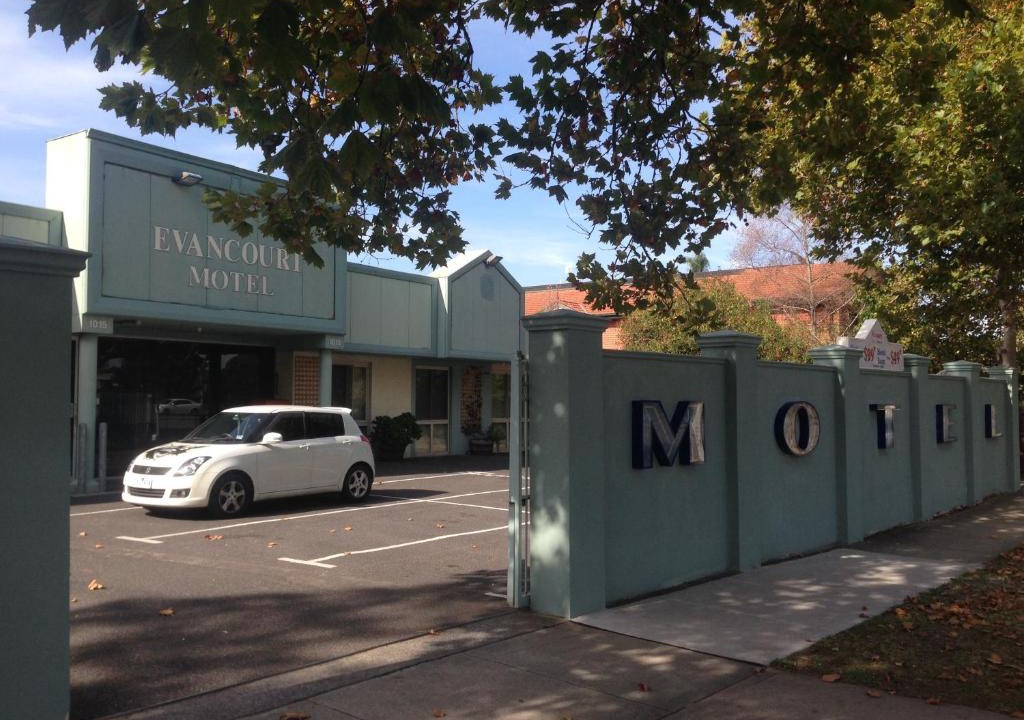 Malvern East Hotel | Evancourt Motel Malvern East