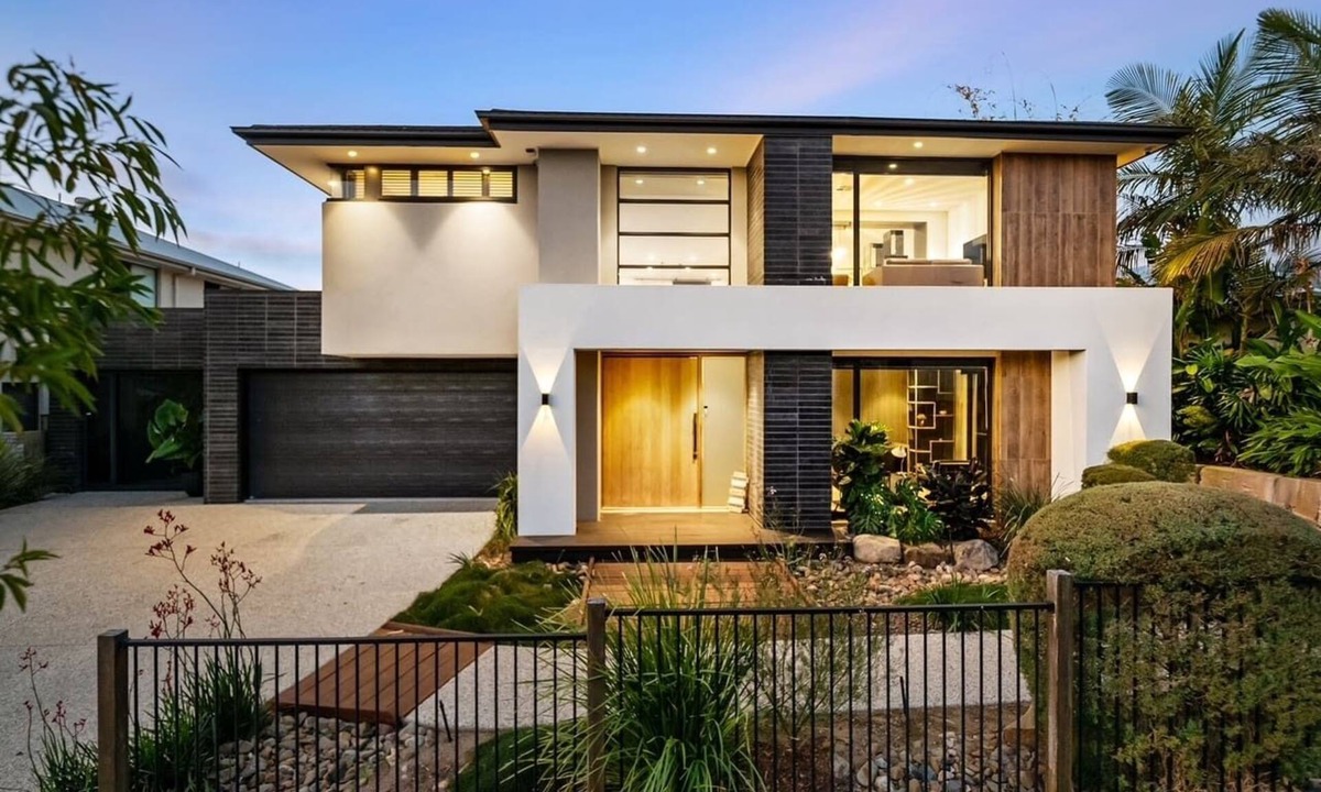 Rochedale House | Ex-Display Home w Pool & Designer Outdoor Living