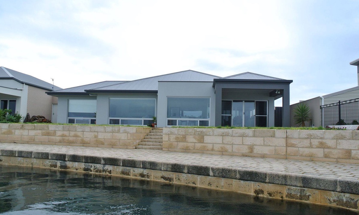 Cape Jaffa House | Exceptional Holiday Home - Boat Mooring Facilities - Marina Views