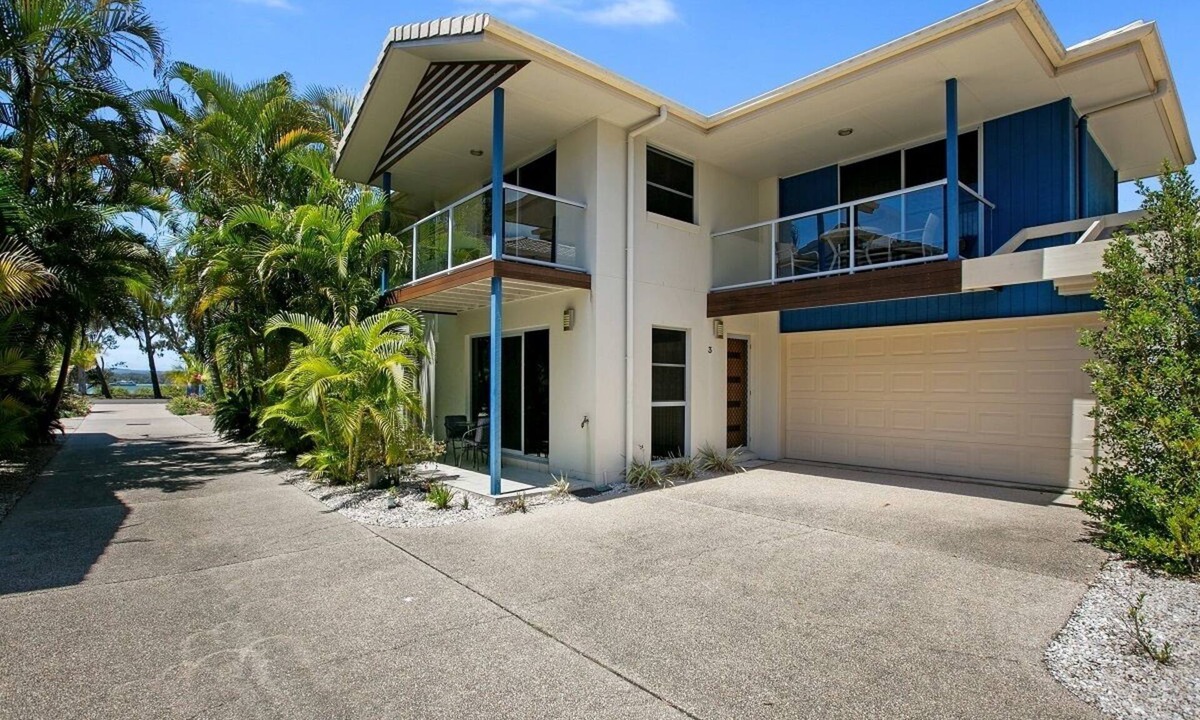 Tin Can Bay House | Exceptional modern three bedroom townhouse with water on both sides.