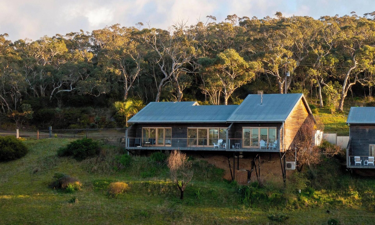 Hindmarsh Valley Bed & Breakfast | Exclusive Fleurieu Peninsula Luxury Retreat | 3 Private Villas on 75 Acres