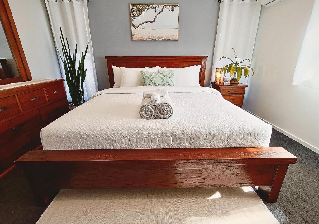 Holmview House | Executive King Suite - Ensuite