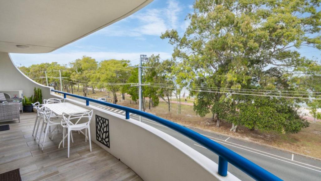 Bongaree House | Executive Unit In The Treetops