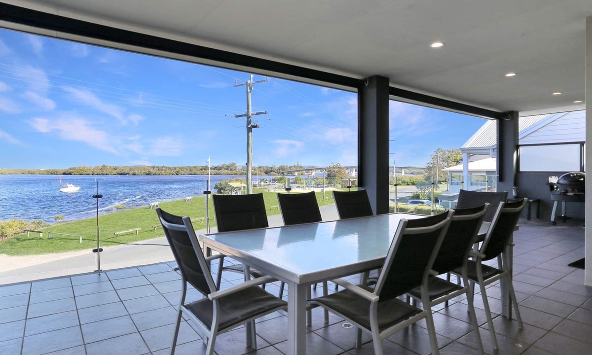 Hawks Nest House | Expansive Myall River Views