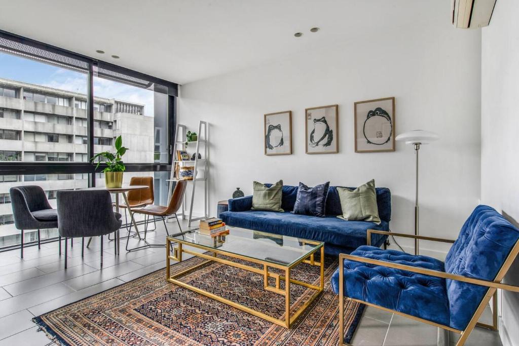 Southbank Apartment | Experience Elegance at a Resort-style Urban Oasis