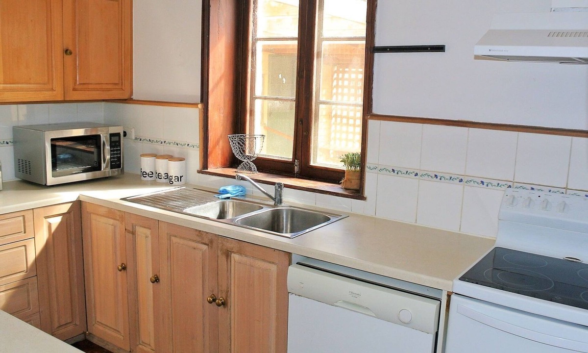 Lacepede House | Experience "Otter House" - The oldest home in Kingston