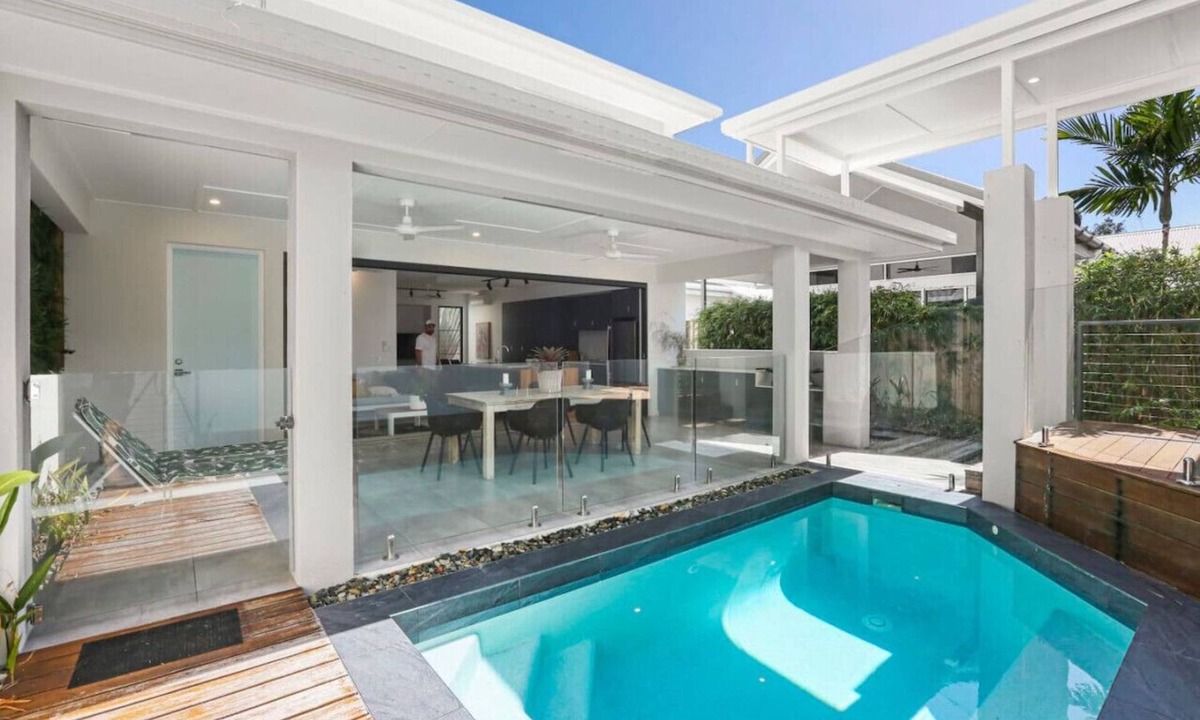 Palm Cove Villa | Experience Serenity and Style at Carinya – Your Private Oasis in Palm Cove