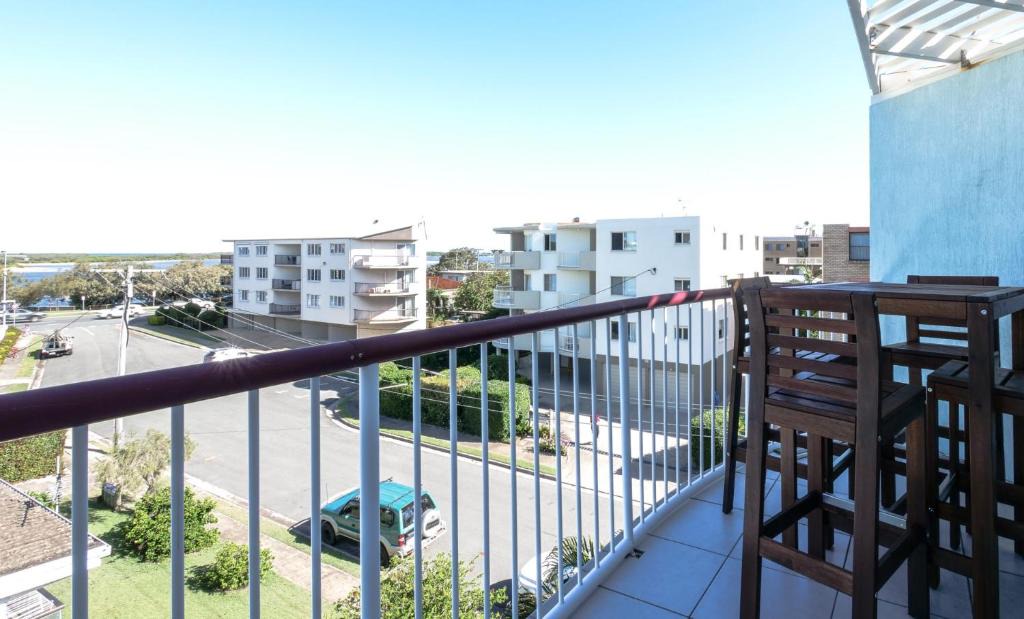 Golden Beach Apartment | Explorer Cove Unit 6 31 Kennedy Pde