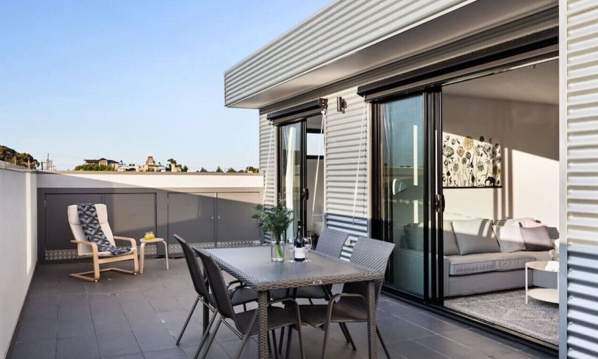 Moonee Ponds Apartment | Exquisite Penthouse - True Indoor Outdoor Living