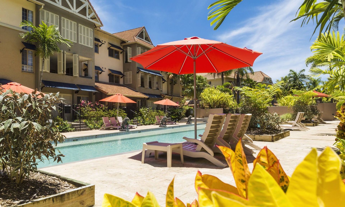 Cairns North Apartment | Extra large 2bdrm Mediterranean-Style Resort Apartment - recently refurbished!