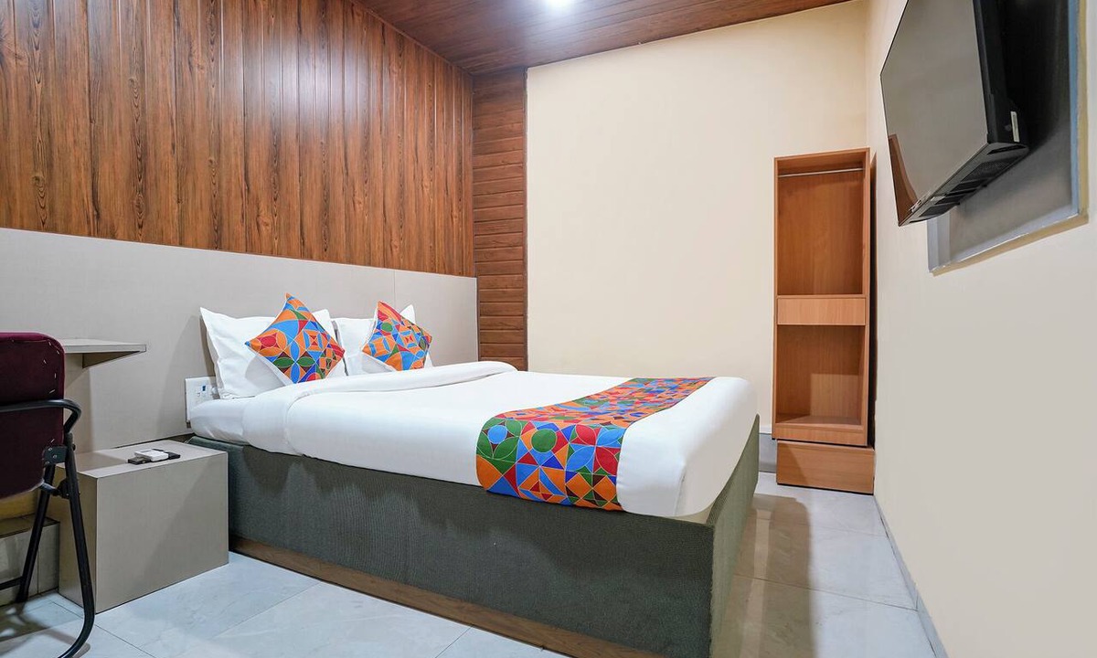 Chandivali Hotel | Fabexpress Bala Residency