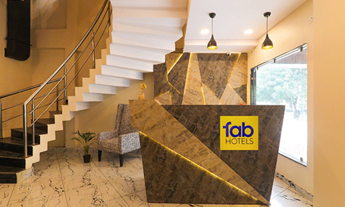 Lucknow Hotel | FabHotel Blueark