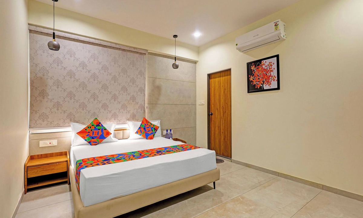 Surat Hotel | Fabhotel Elixir Inn