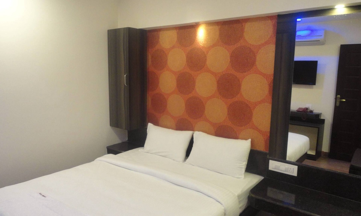 Ram Nagar Hotel | FabHotel Lemon Park