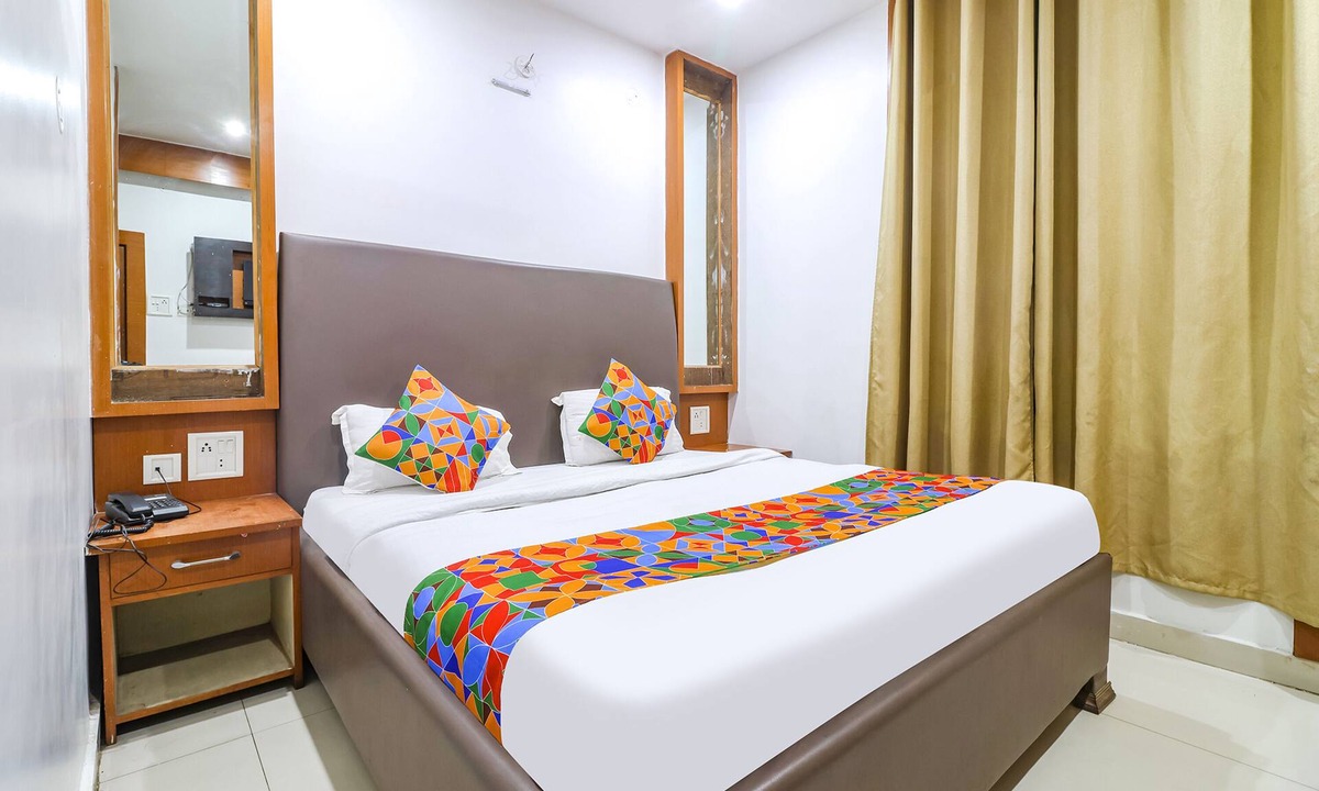 Patna Hotel | FabHotel Nand