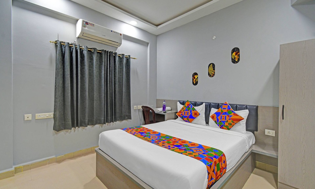 Hyderabad Hotel | Fabhotel Smart