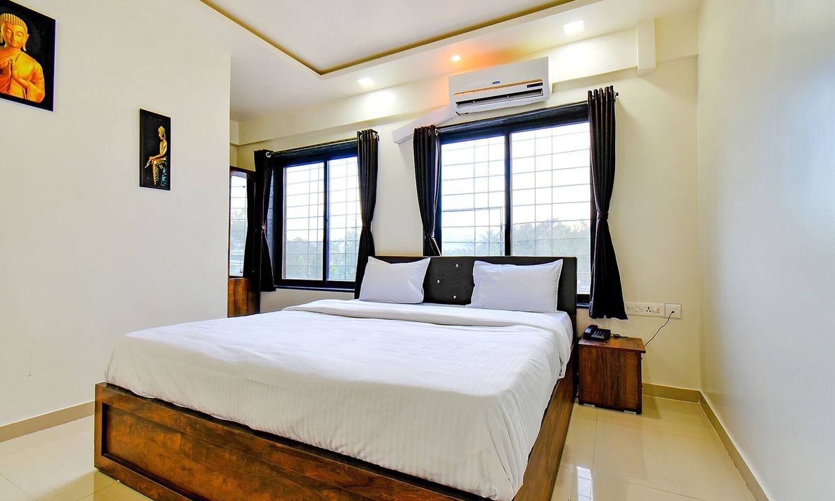 Nanded Hotel | Fabhotel White House