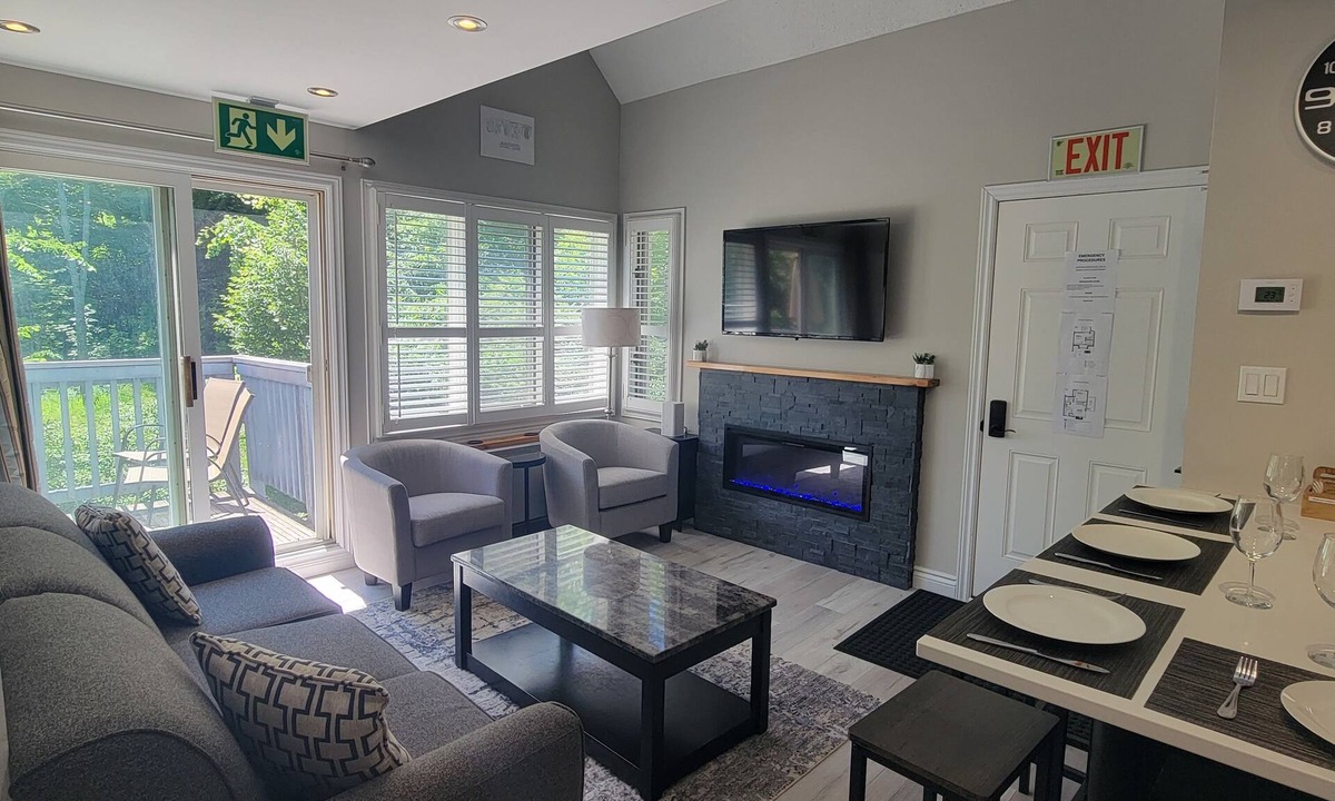 Craigleith Condo | Fabulous 2 Level, 2 Bedroom Condo on Blue Mountain! Over 250 5 Star Reviews!