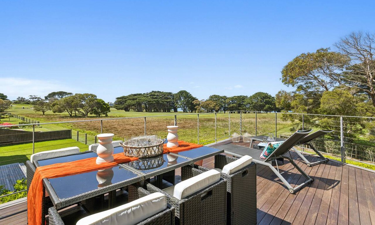 Flinders House | Fairway View Coastal Escape