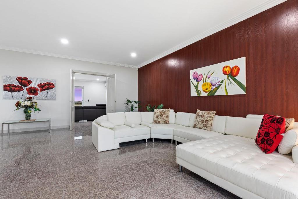 Bulla Villa | Families & Groups Friendly, Close to Airport